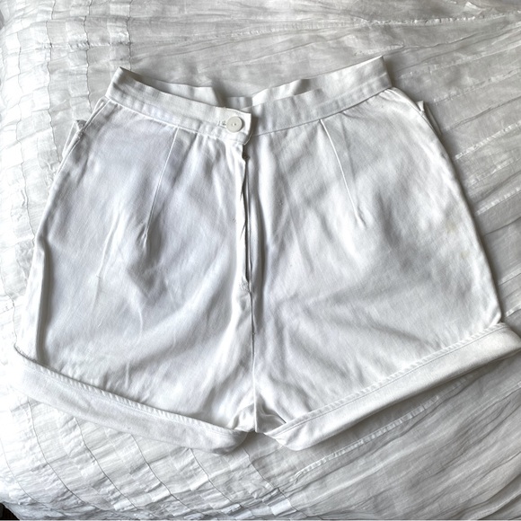 1940s white high waisted shorts - Picture 2 of 7